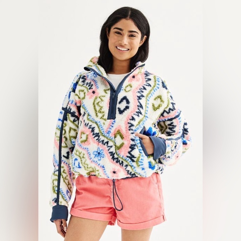 SO TOGGLE HIGH PILE QTR ZIP  PULLOVER. Size XS NWT